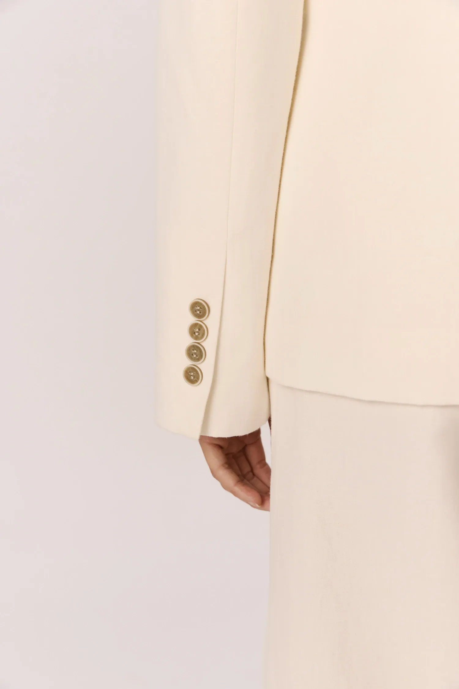007569_BLAZER_ACINTURADO_CURTO_OFFWHITE_ANDREAMARQUES -5-
